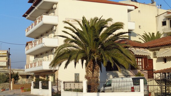 Exterior - Mouses-X (Nea Propontida)