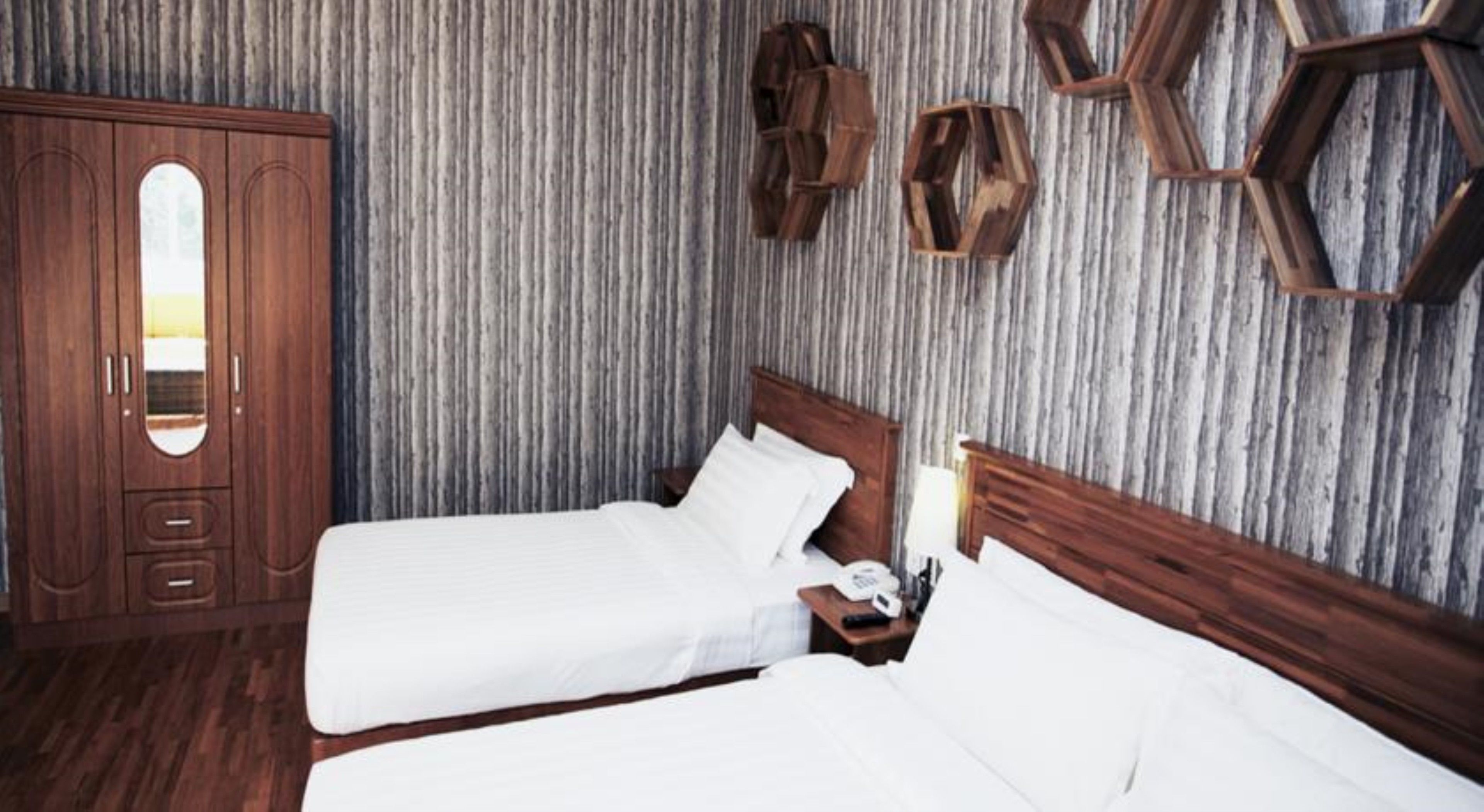 minibar, desk, iron/ironing board, free wifi