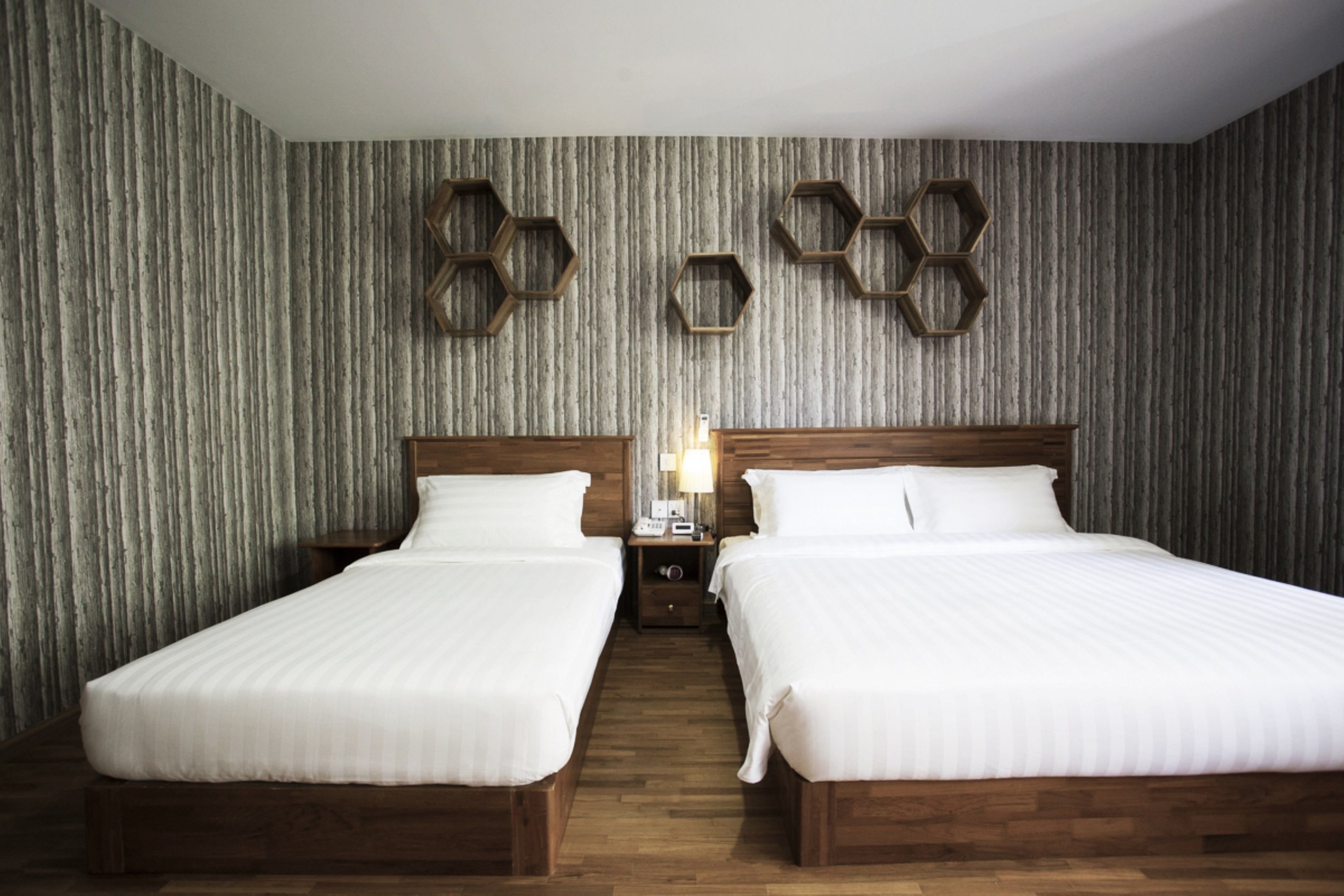 minibar, desk, iron/ironing board, free wifi