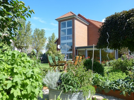 Jardim. Landhaus Bolzum