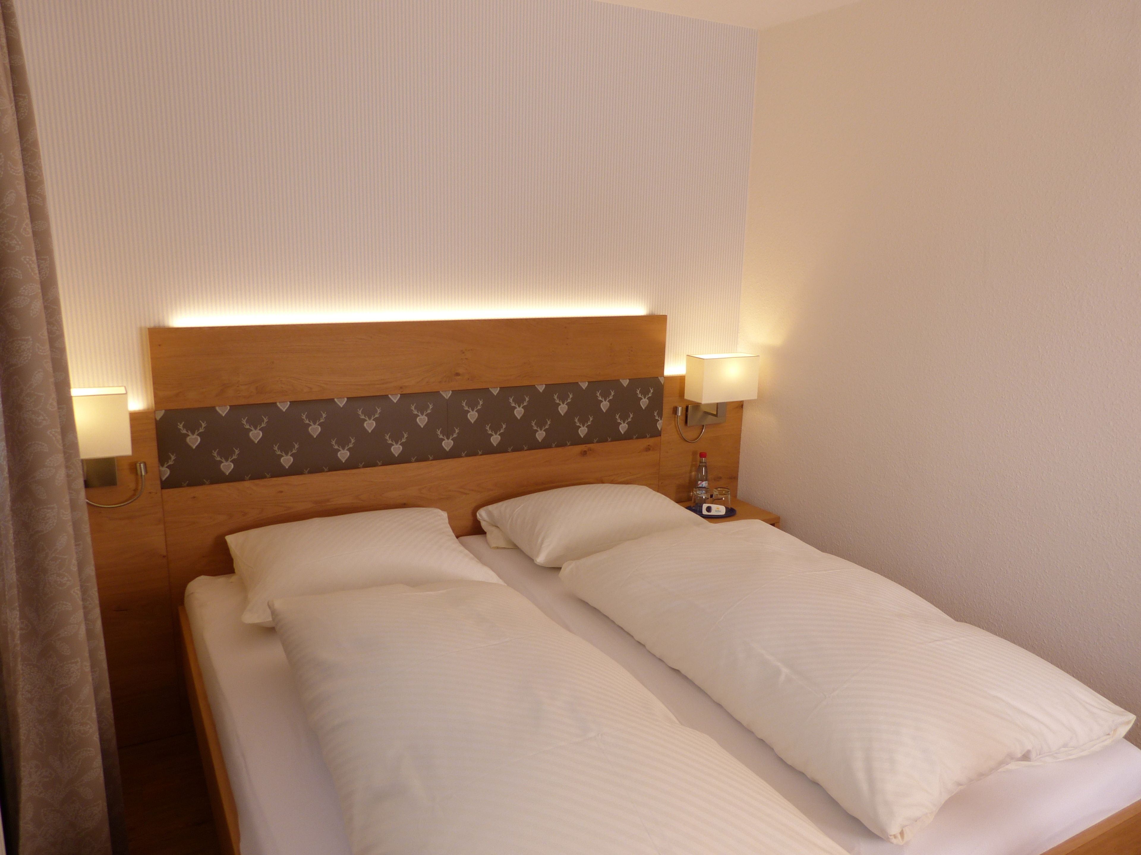 comfort double room, 1 double bed | desk, iron/ironing board, free cots/infant beds, rollaway beds