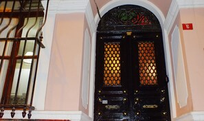 Property entrance - Beyoglu Premier Suites (BEYOGLU/ISTANBUL)