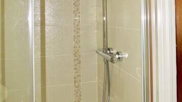 Suite, Ensuite (Room 4) | Bathroom