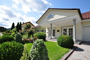 Front of property - Baumanns Landhaus Durbach (Durbach)