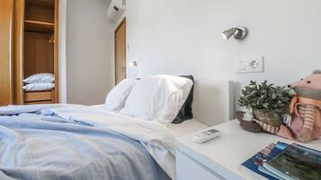 Panoramic Apartment, 2 Bedrooms, Kitchen | 3 bedrooms, laptop workspace, iron/ironing board, free WiFi