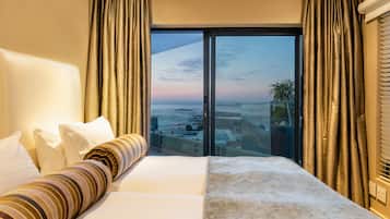 Premier appartement, 3 slaapkamers, uitzicht op zee, uitzicht op zee | Een kluis op de kamer, een strijkplank/strijkijzer, gratis wifi