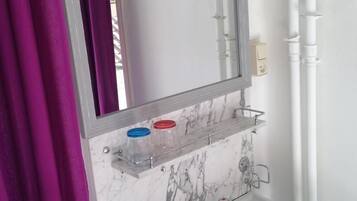 Shower, free toiletries, towels