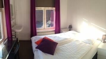 Double Room | Premium bedding, desk, free WiFi