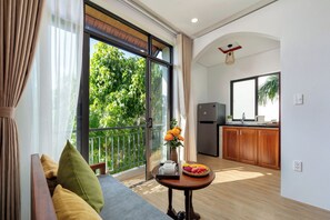 Firemannsrom – familie (Peony) | Eget tekjøkken | Kjøleskap og vannkoker