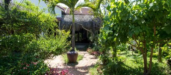 Red Flower Cottages Homestay