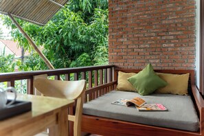Cherry Room | Balcony - Red Flower Cottages Homestay (Da Nang)