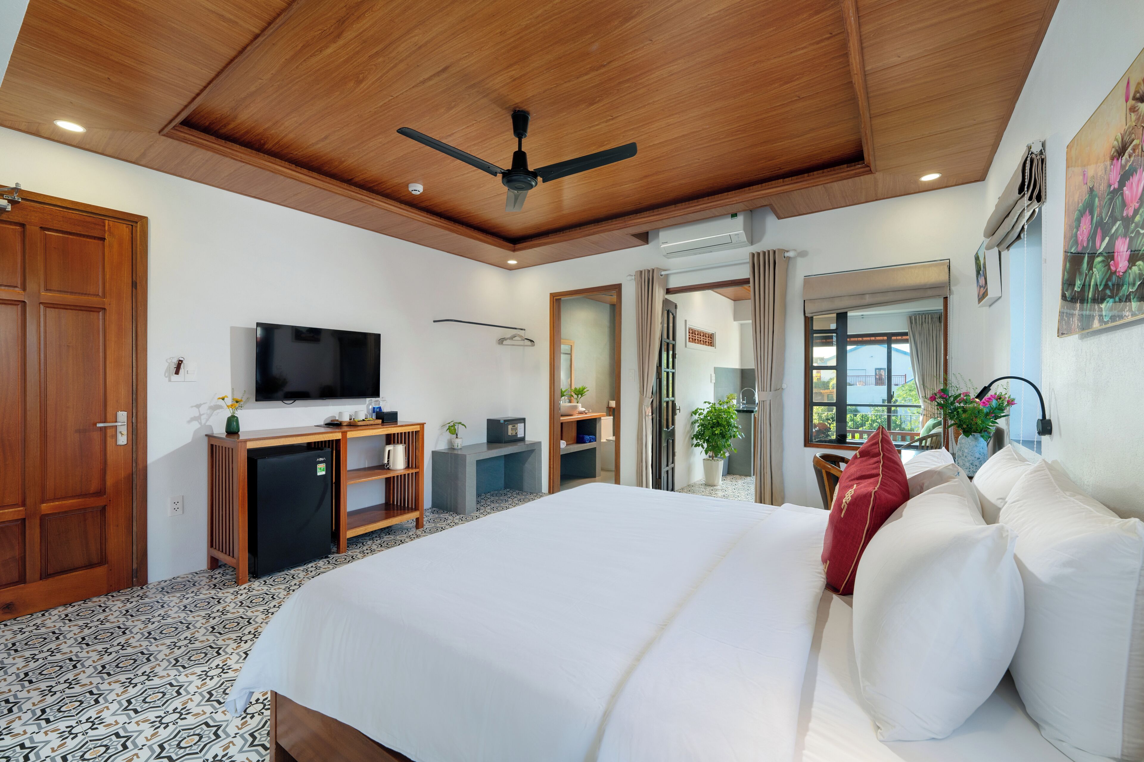 Studio – superior (Rose) | Minibar, safe på rommet, skrivebord og skrivebord for bærbar PC