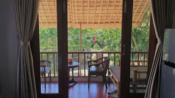 Minibar, in-room safe, desk, soundproofing