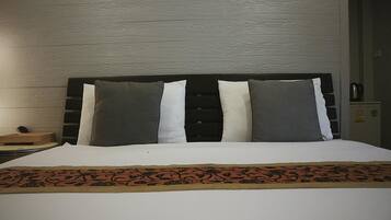 Double Room | Desk, free WiFi