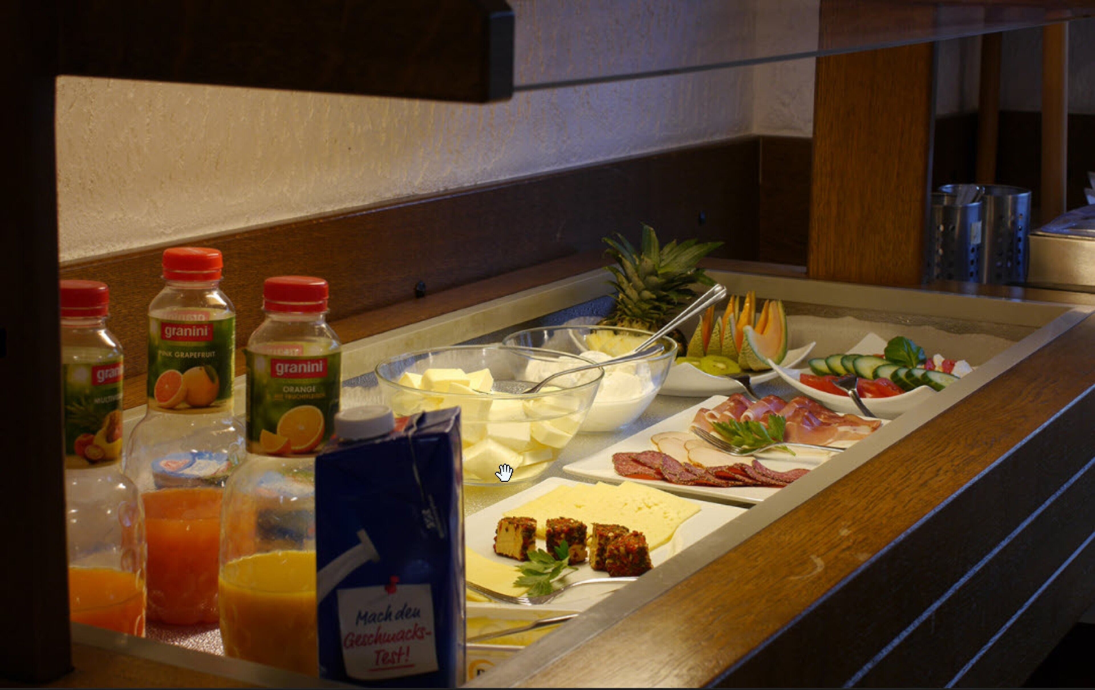 daily buffet breakfast (eur 12.5 per person)
