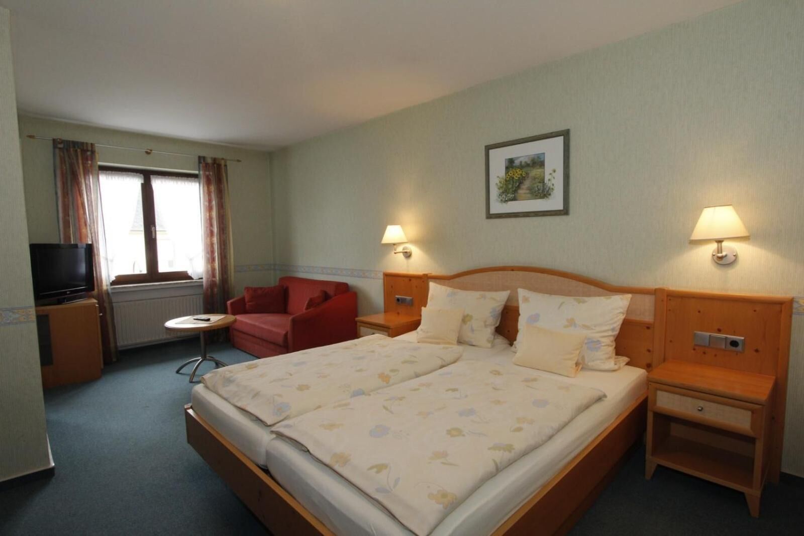 cots/infant beds, free wifi, bed sheets