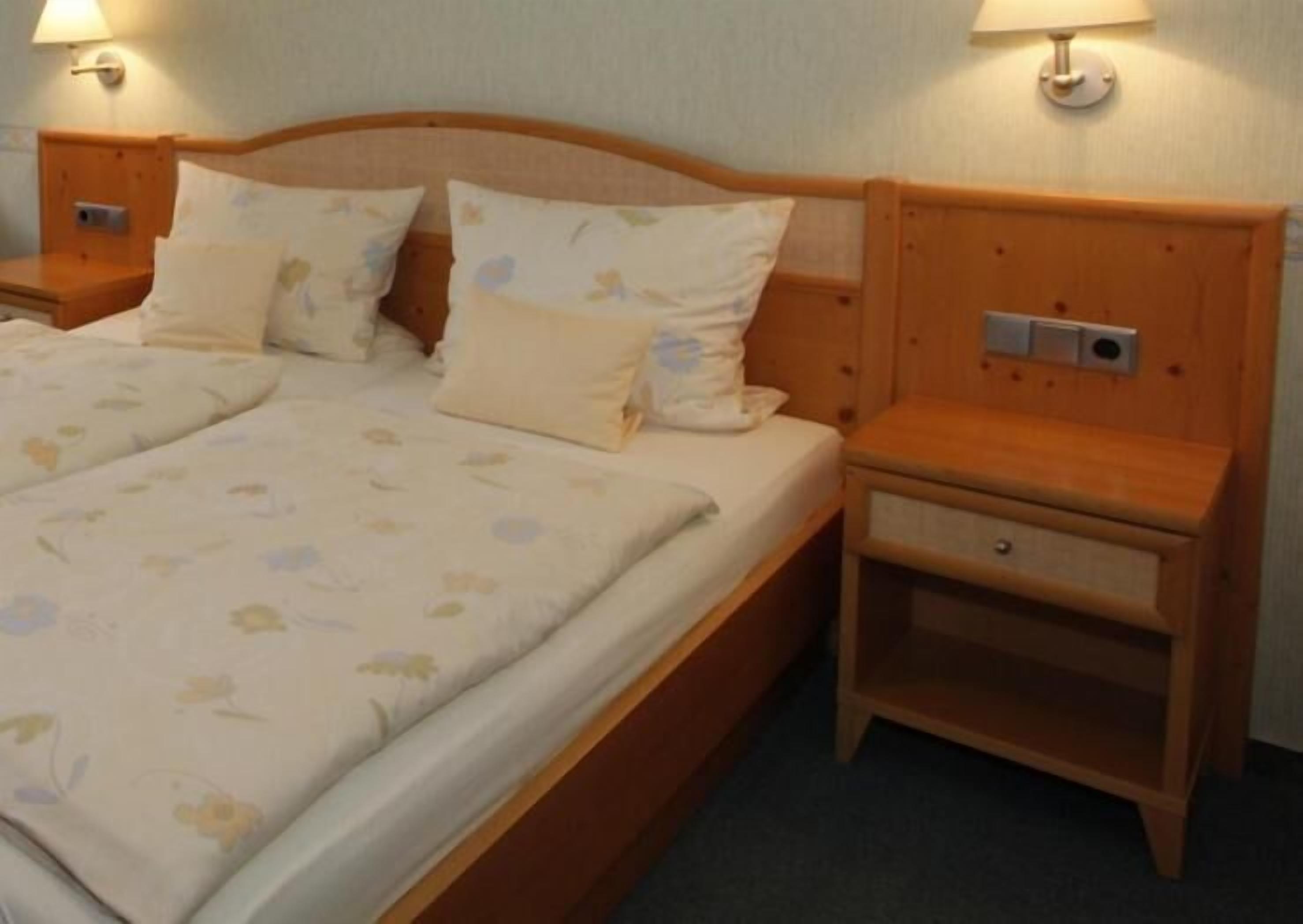 cots/infant beds, free wifi, bed sheets