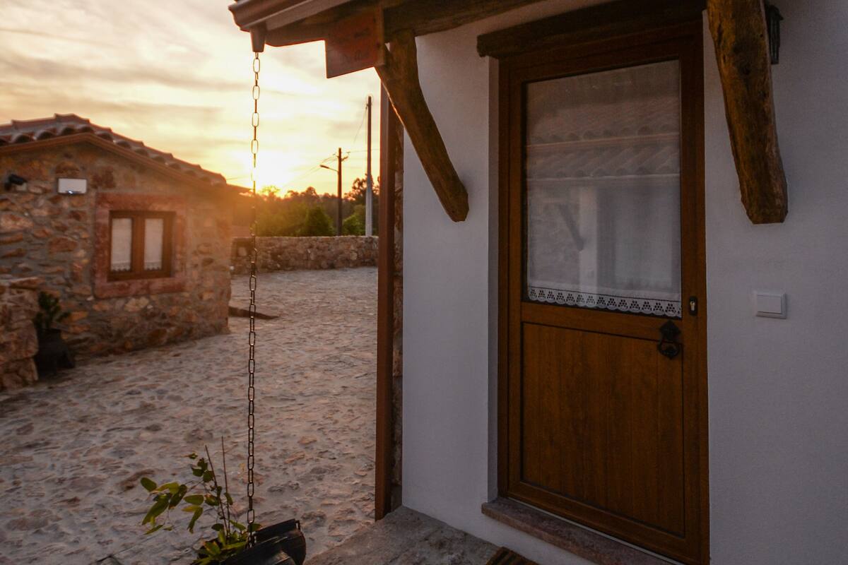 House, 2 Bedrooms, Kitchenette (Casa da Avó) | Kalis bunyi, seterika/papan seterika, Wi-fi percuma 