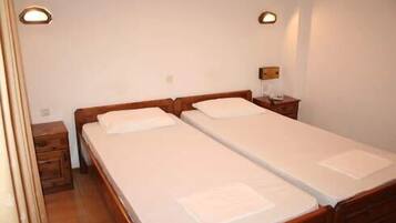 Brankas, tempat tidur lipat/tambahan, dan Wi-Fi gratis