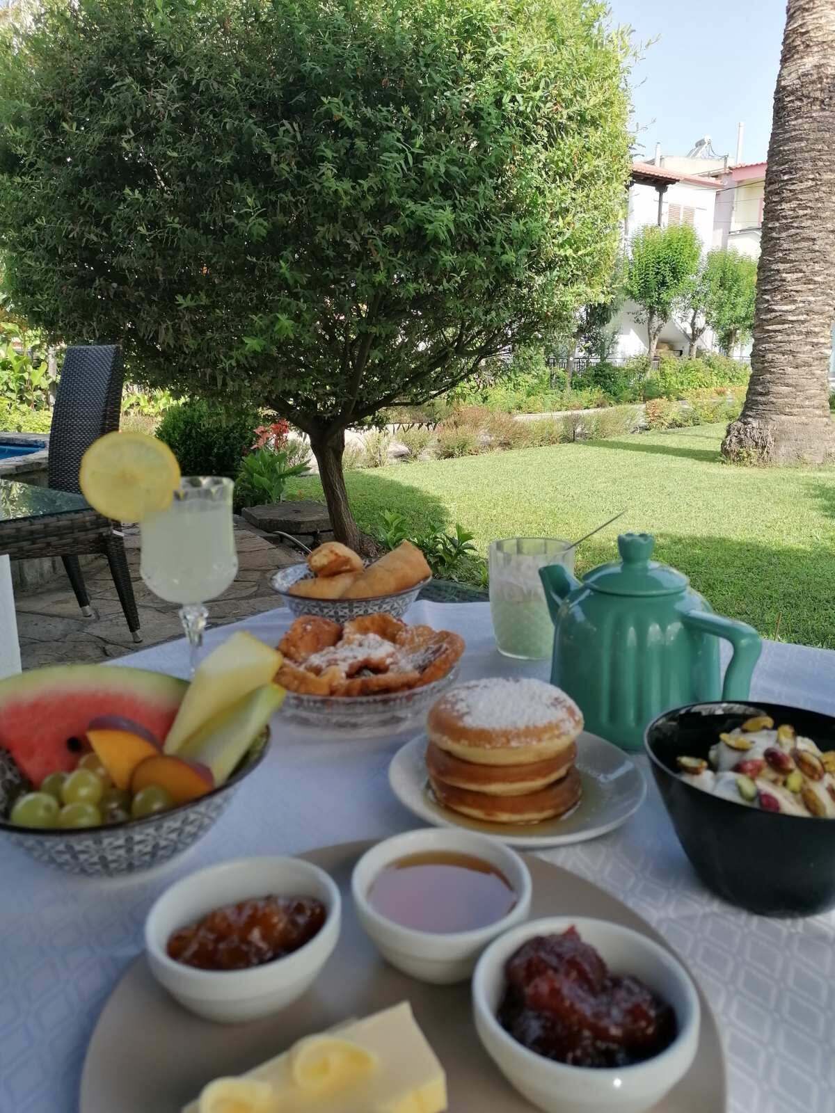 Desayuno buffet diario (EUR 5 por persona)
