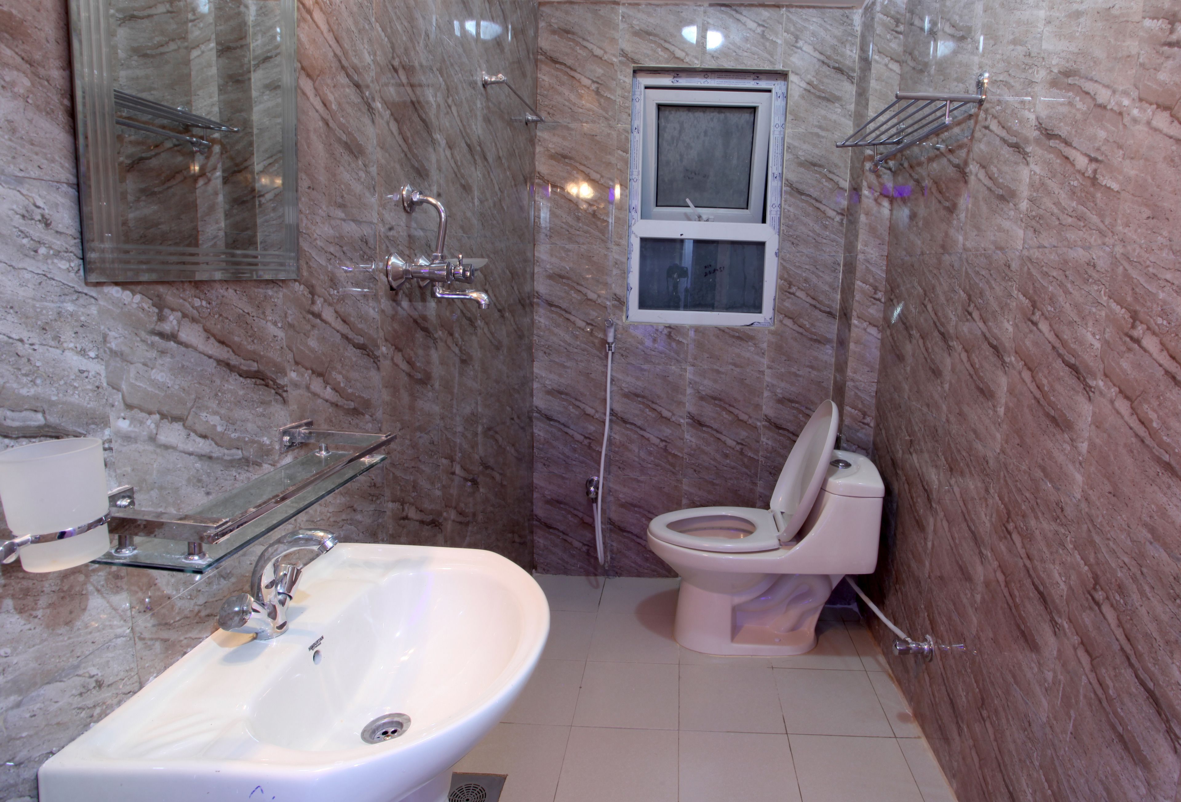 shower, rainfall showerhead, free toiletries, hair dryer