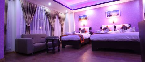 Familieleilighet, 1 soverom, kjøkken, byutsikt | Minibar, skrivebord og wi-fi (inkludert)