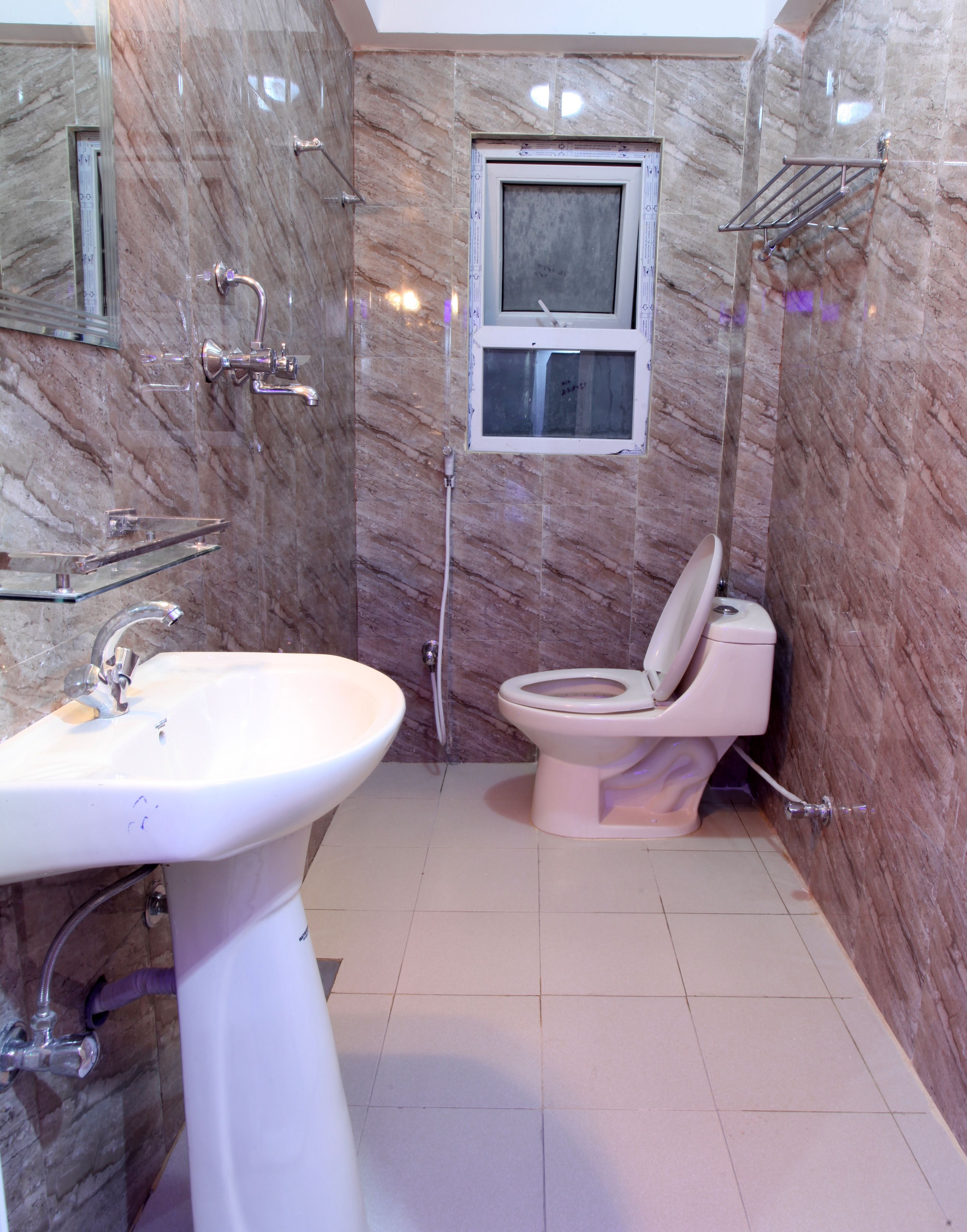 shower, rainfall showerhead, free toiletries, hair dryer