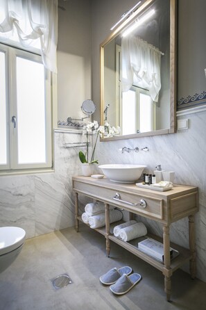 Suite | Bathroom | Shower, designer toiletries, hair dryer, bathrobes - 1905 Boutique Hotel (Xanthi)