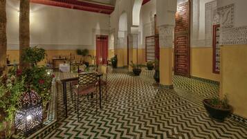 Chambre Double Supérieure | Terrasse/Patio