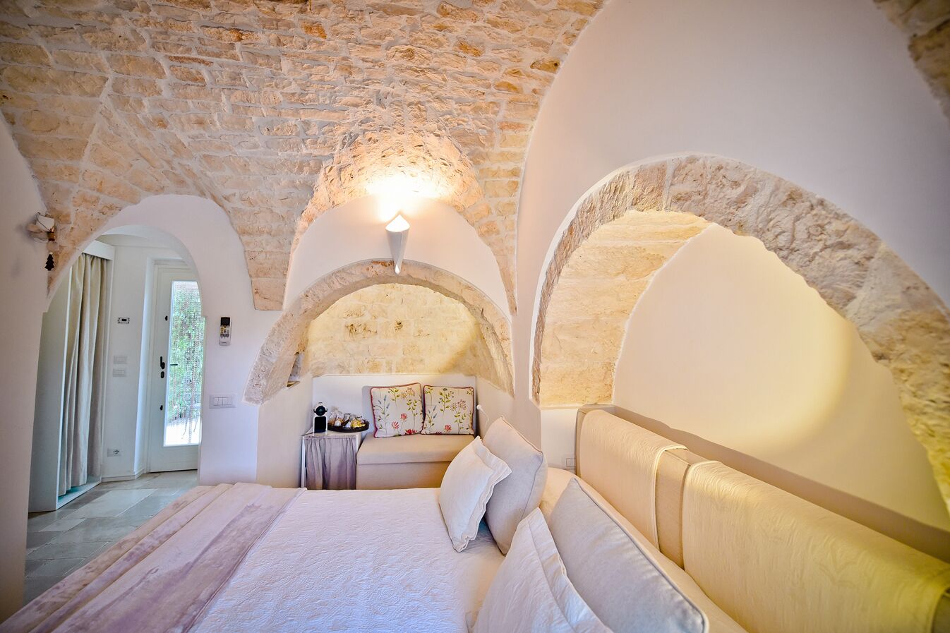 高级双人房 (Trullo) | 高档床上用品、客房内保险箱、特色装修、特色家居