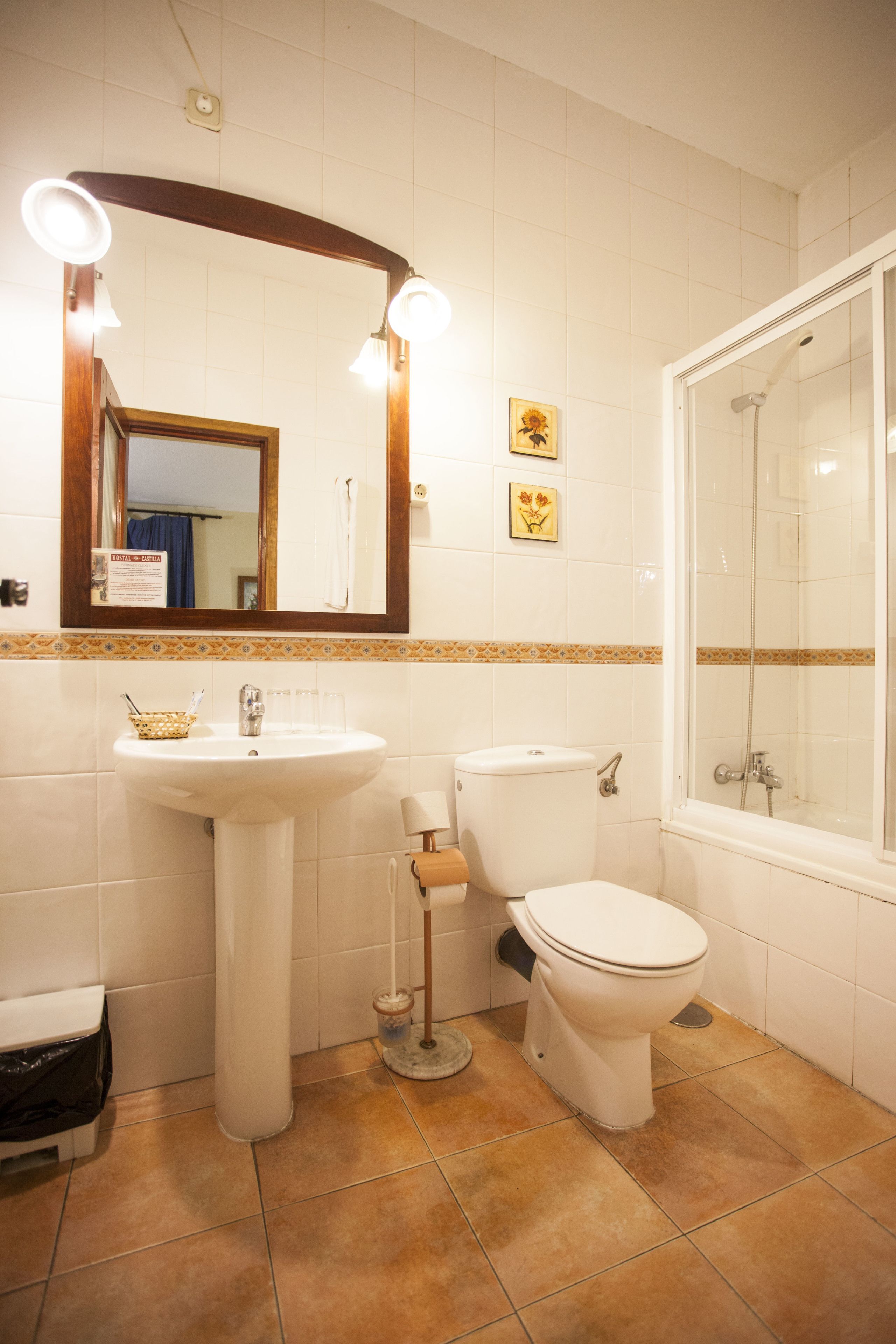 免費梳洗用品、風筒、提供毛巾