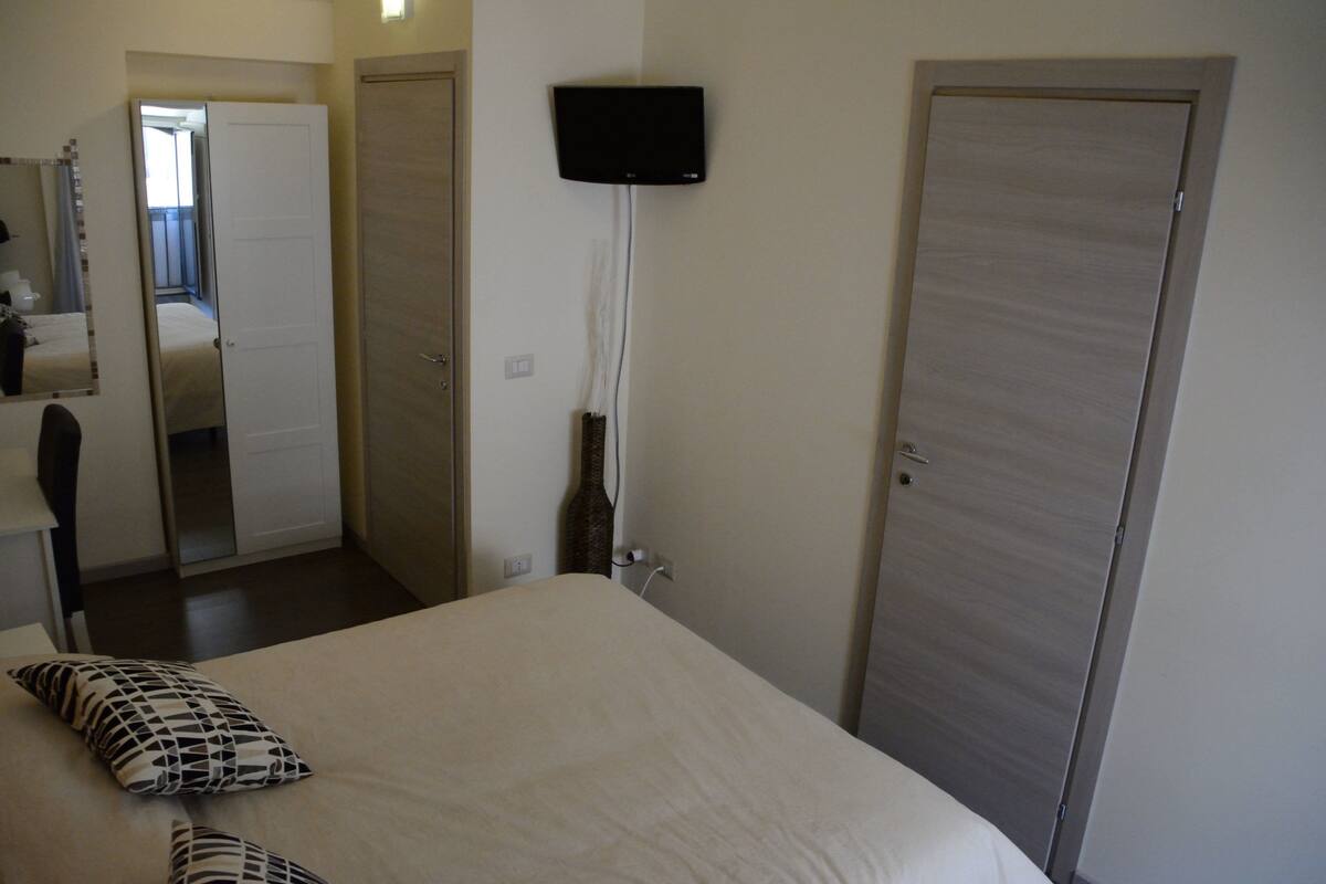 Tweepersoonskamer (Pacini) | Luxe beddengoed, een kluis op de kamer, geluiddichte muren, gratis wifi