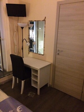 Premium bedding, in-room safe, soundproofing, free WiFi