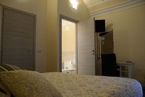 Double Room (Stesicorea) | Premium bedding, in-room safe, soundproofing, free WiFi - Catania Etnea B&B (Catania)