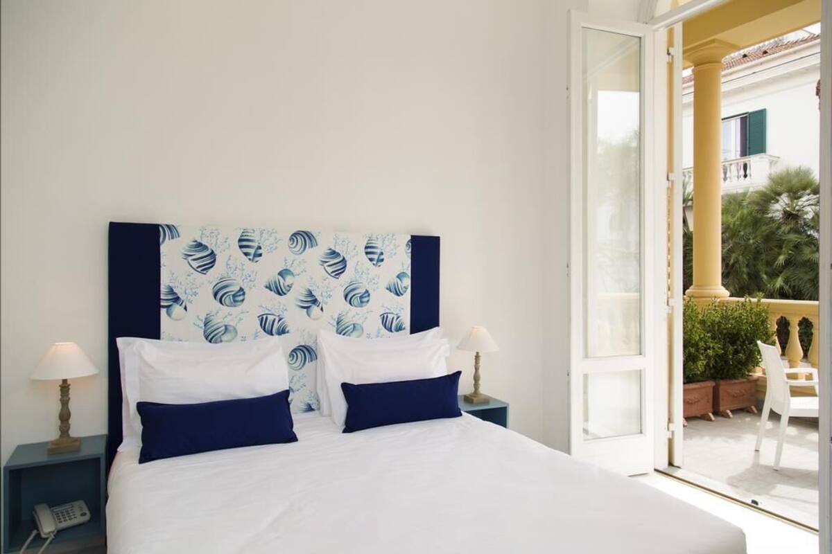 Premium bedding, in-room safe, iron/ironing board (on request)