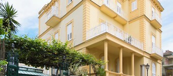 Hotel Crawford