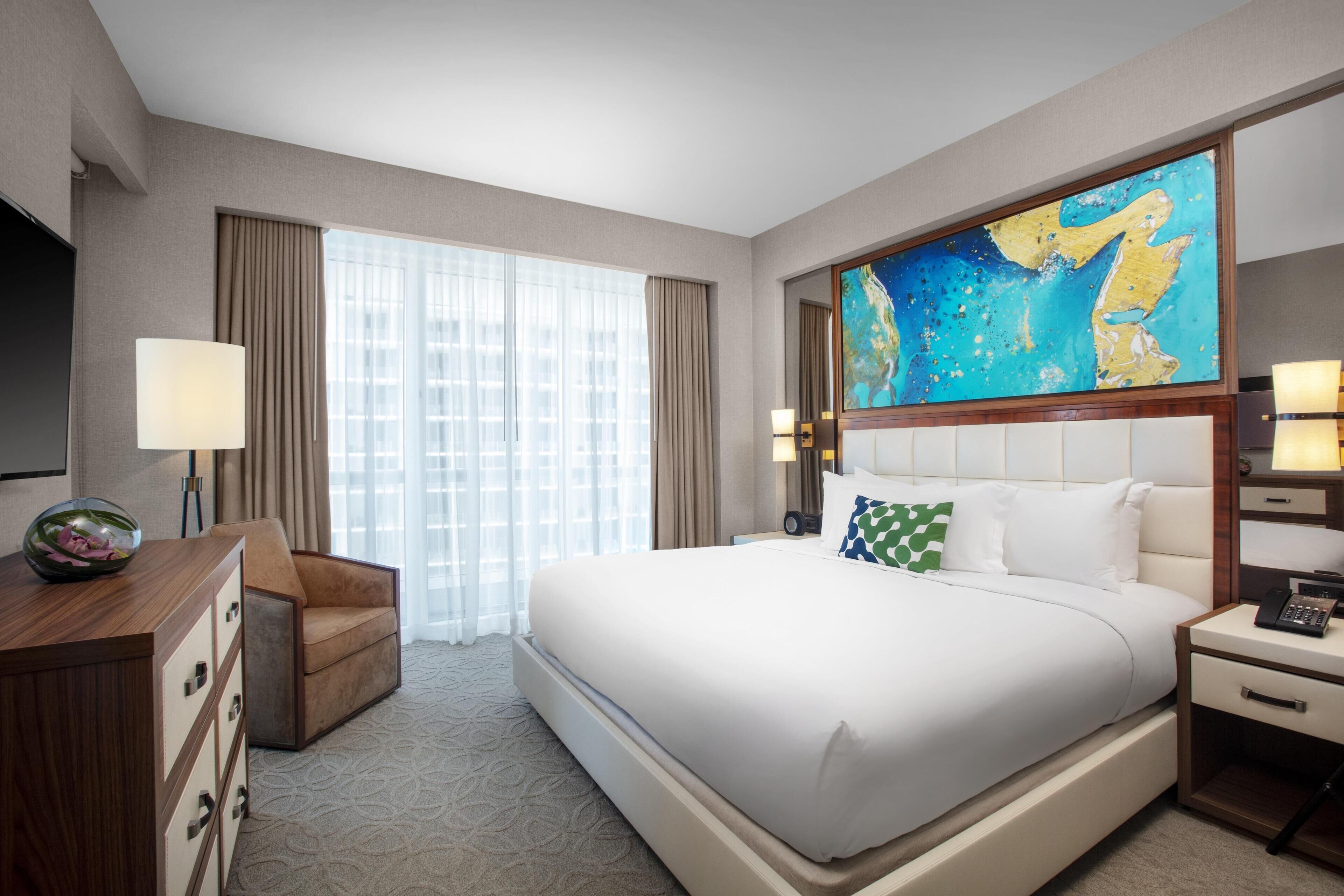 Suite, 1 Bedroom (Limited View) | Premium bedding, minibar, in-room safe, desk