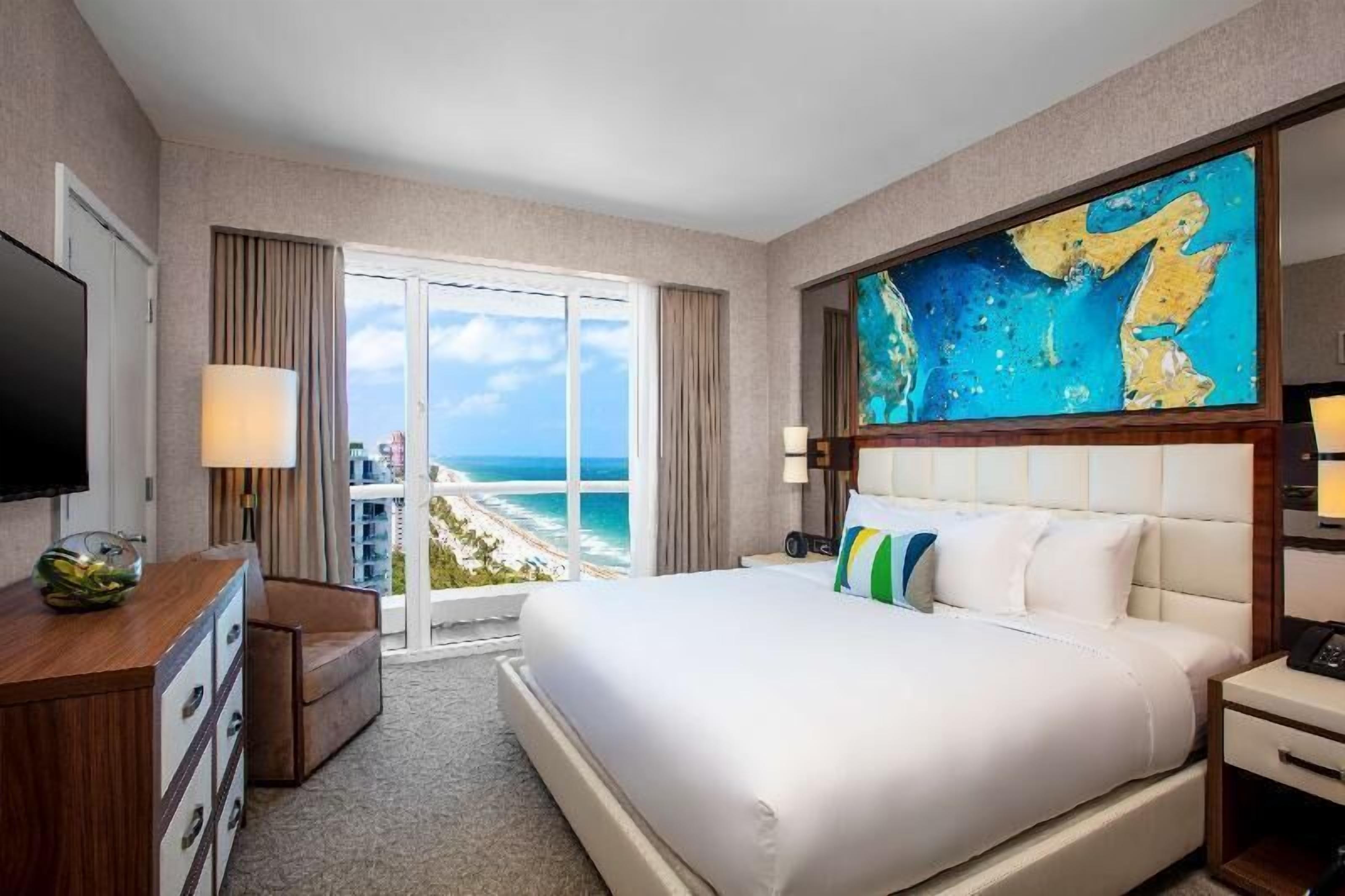 Premium bedding, minibar, in-room safe, desk