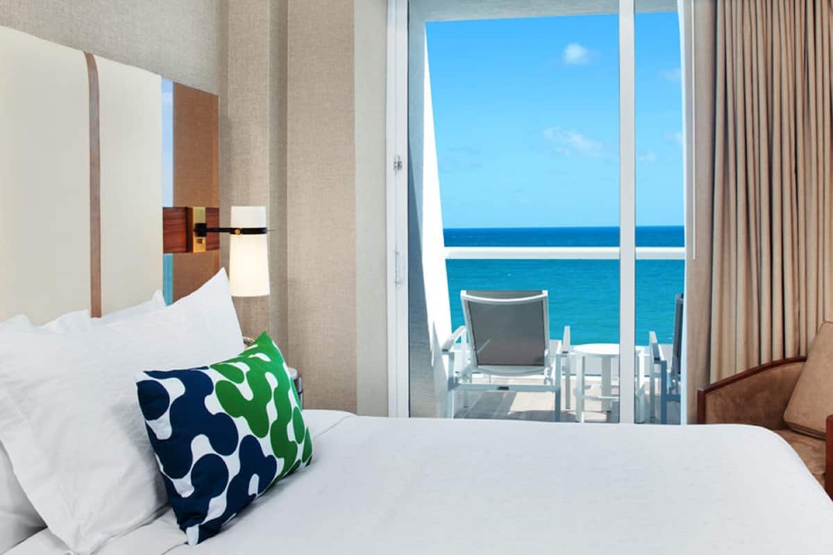 1 bedroom, premium bedding, minibar, in-room safe