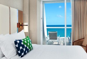 Premium bedding, minibar, in-room safe, desk - Conrad Fort Lauderdale Beach (Fort Lauderdale)