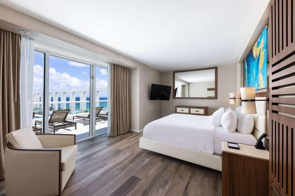 Premium bedding, minibar, in-room safe, desk