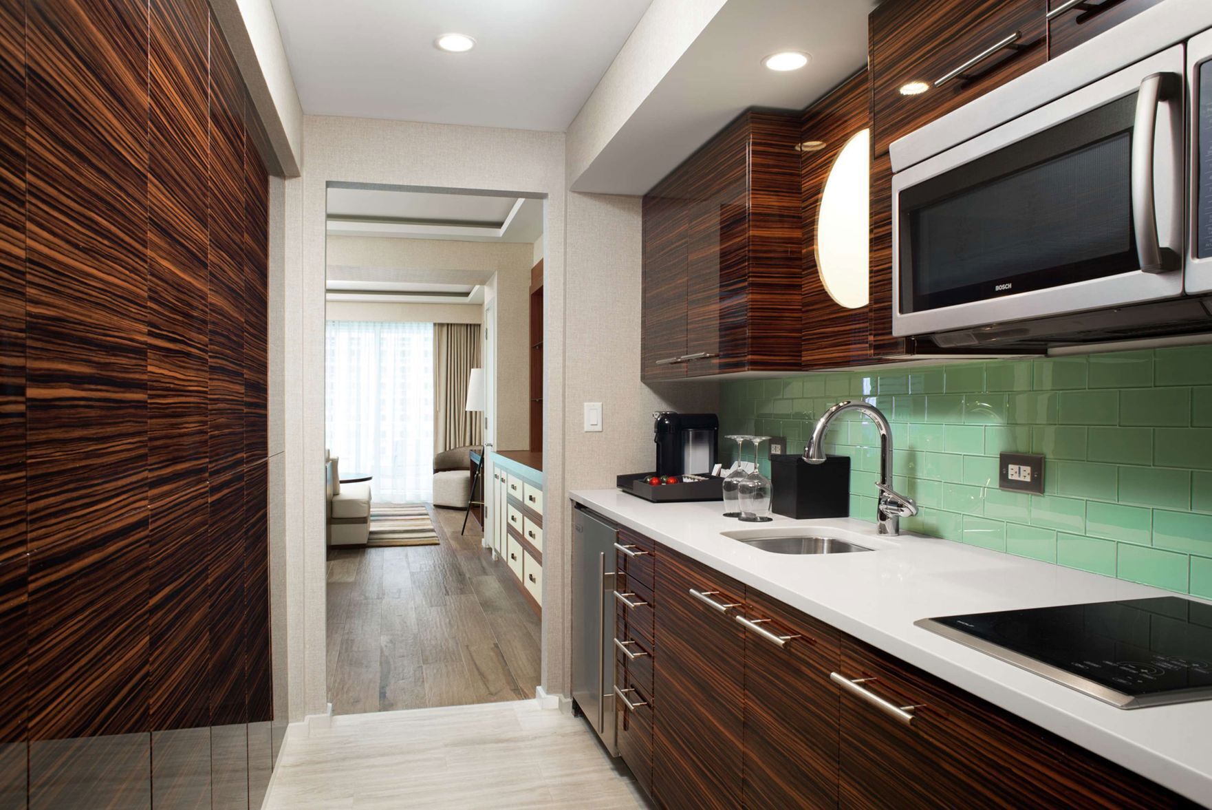 Private kitchen | Fridge, microwave, stovetop, electric kettle