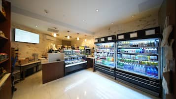 Snack bar