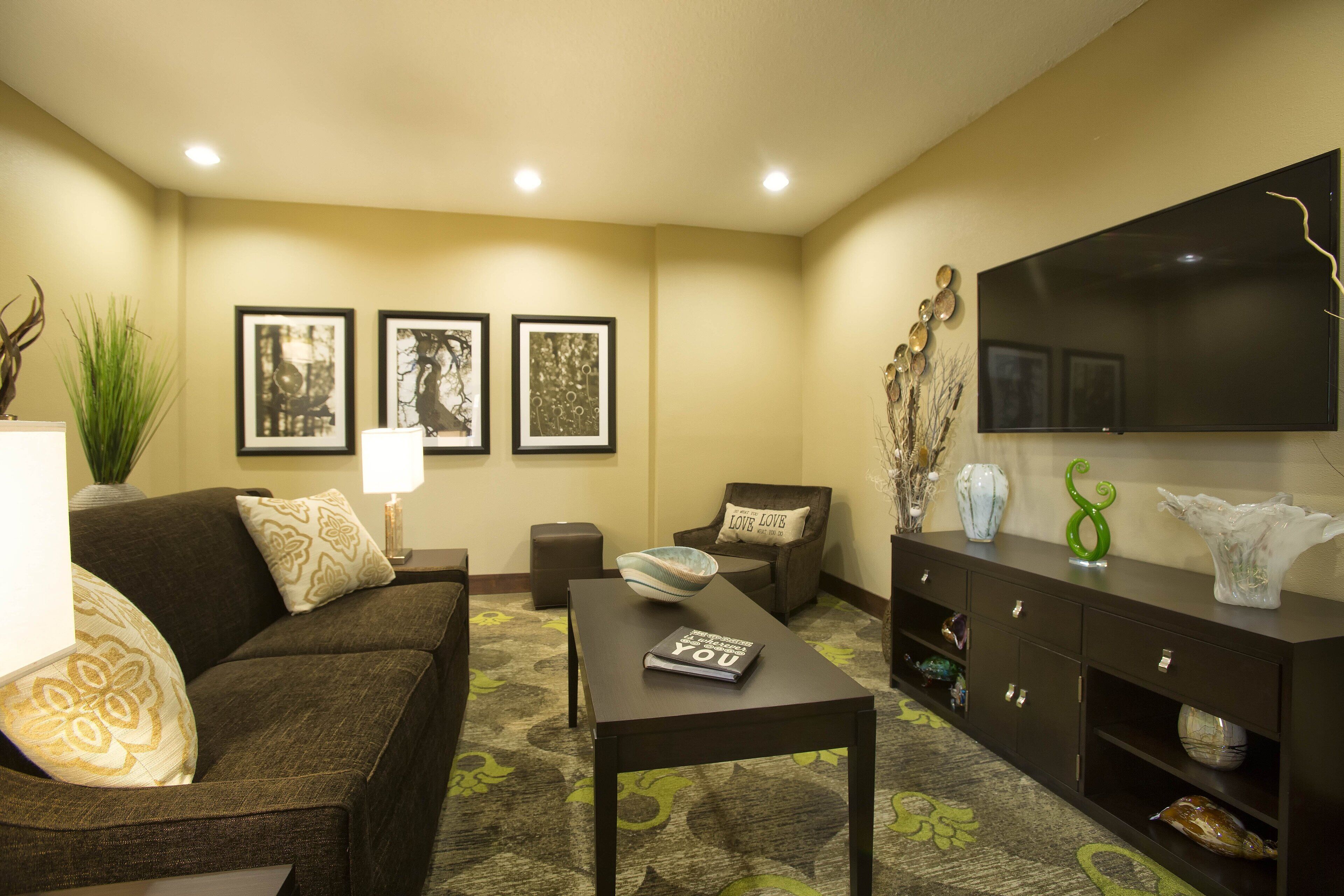 Photo - Staybridge Suites Orlando at SeaWorld by IHG - Free Breakfast & Shuttle to SeaWorld Parks