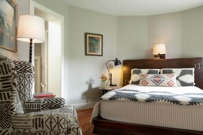 Deluxe Room, 1 Queen Bed | Free WiFi, bed sheets - Fort Lewis Lodge (Millboro Springs)