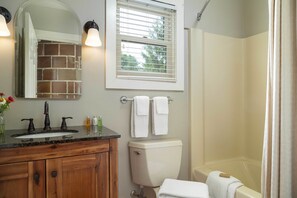 Deluxe Room, 1 Queen Bed | Bathroom | Shower, free toiletries, hair dryer, towels - Fort Lewis Lodge (Millboro Springs)