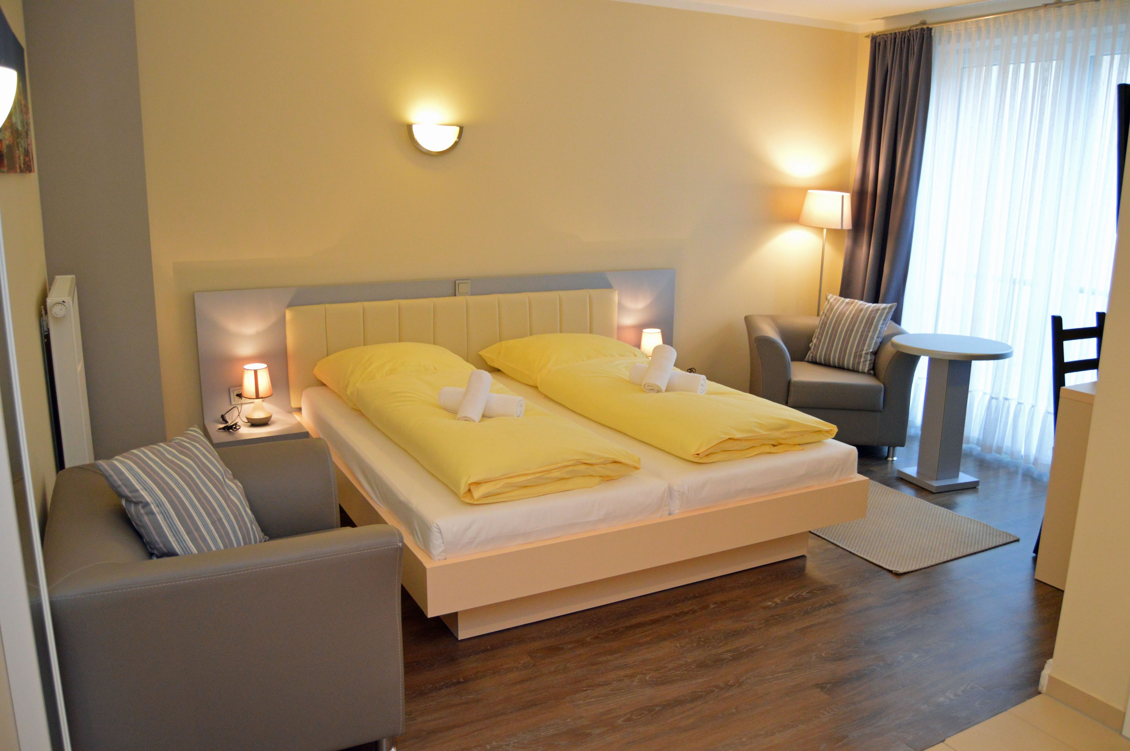 comfort double room | desk, laptop workspace, soundproofing, free wifi