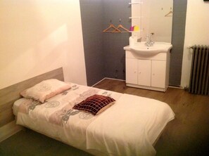 ห้องทวิน, ห้องน้ำรวม | เปล/เตียงเด็กอ่อน (ฟรี), Wi-Fi ฟรี