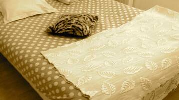 Free cots/infant beds, free WiFi