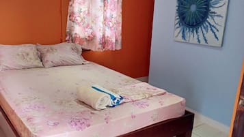 Phòng đôi, 1 giường cỡ queen, phòng tắm riêng | Bàn ủi/dụng cụ ủi quần áo, truy cập Internet không dây miễn phí